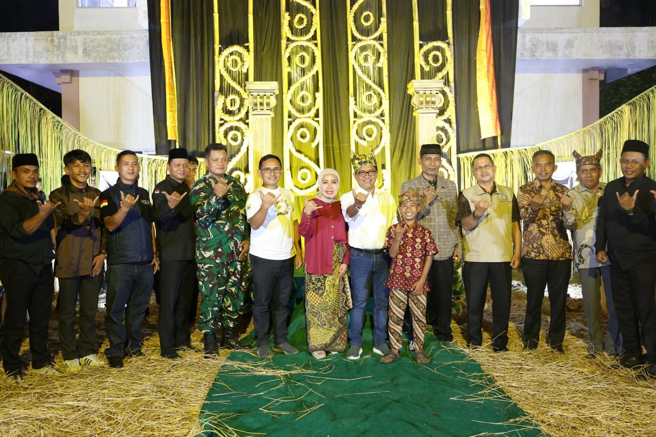 Dentuman Tradisi, Irama Silaturahmi di Langit Panti Kayu